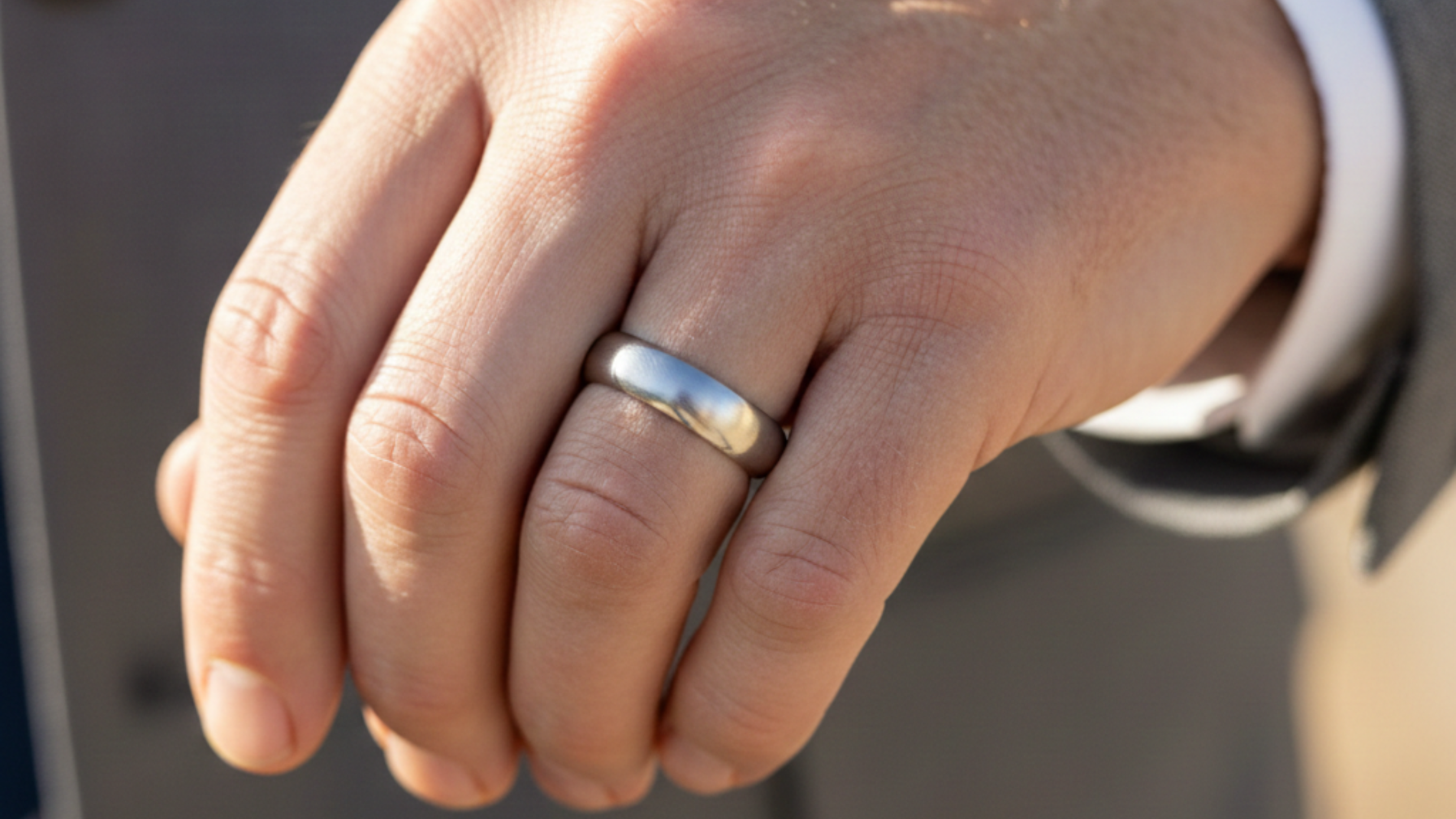 Mens Platinum Wedding Bands: How Jewelers Choose Platinum for Men’s Rings